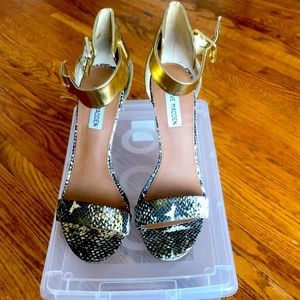 Steve Madden gold and snake skin heel
